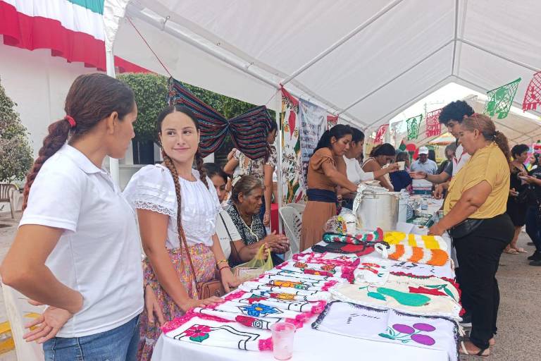 Celebran en Escuinapa la municipalización y el Día de la Mujer Indígena