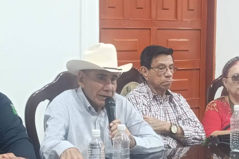 Conductores de la México 15 enfrentan baches y carreteras sin auxilio vial: regidor