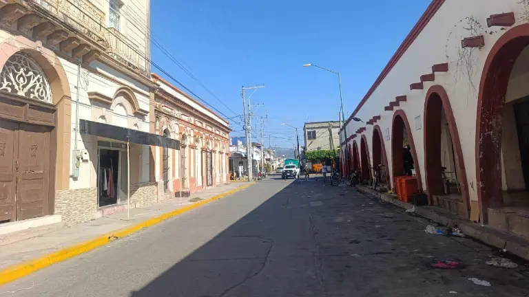 Colonias de Escuinapa permanecen sin energía eléctrica luego de los enfrentamientos armados registrados durante la mañana de este miércoles.