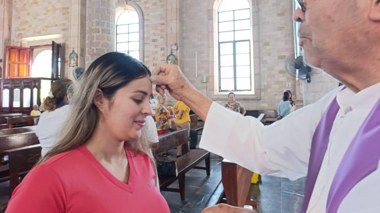 En el Santuario de San Francisco de Asís se celebró el Miércoles de Ceniza.
