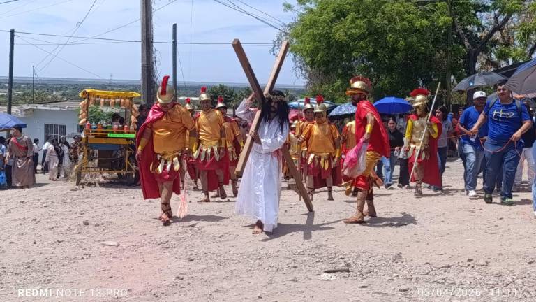 Representación dle Viacrucis viviente en Escuinapa.
