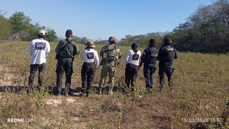 Integrantes del colectivo de búsqueda Madres en Lucha por tu Regreso a Casa encuentran un cuerpo en El Guasimal.
