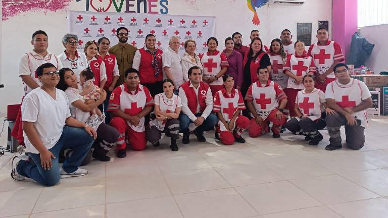 La Delegación Escuinapa de socorristas recibieron reconocimientos a su labor.