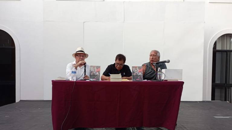Raúl Talavera presenta su libro “Cómo tocar el cielo “, en el Museo de Arte de Mazatlán.