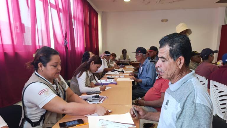 Más de 1 mil 800 tarjetas fueron entregadas en las comunidades de Escuinapa.