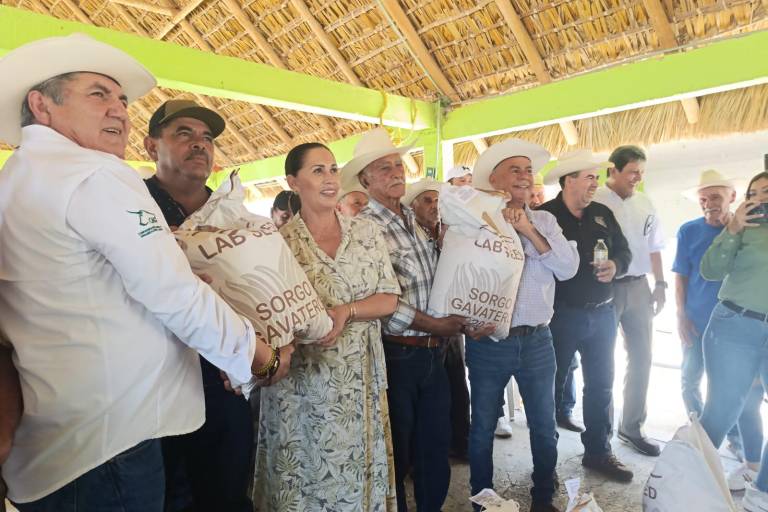Reciben productores y ganaderos de Escuinapa 700 semillas de sorgo