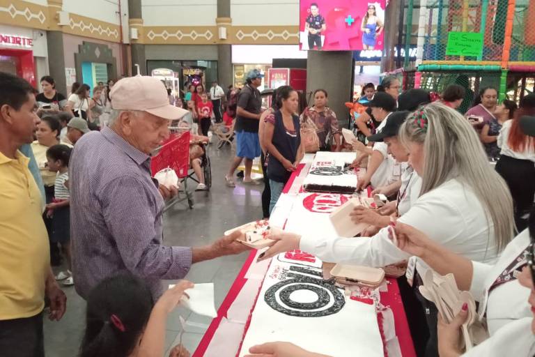 Celebra Casa Ley su 70 aniversario con descuentos y grandes promociones