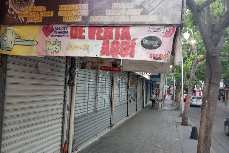 Apuran cierre de locales en centro de Culiacán tras balacera en Tres Ríos