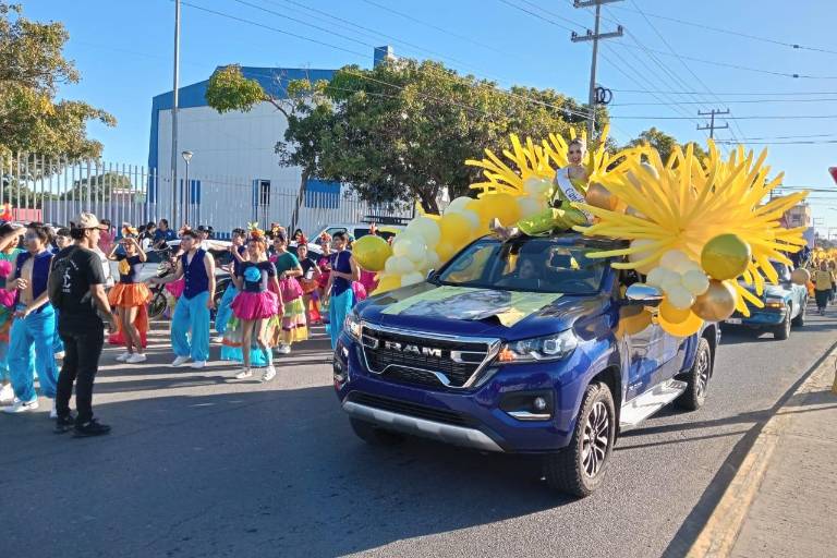 Inicia la segunda manifestación carnavalera