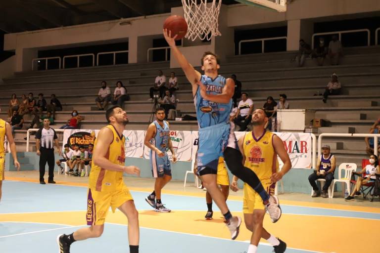 Delfines de Mazatlán saca la escoba ante Liebres de Guasave