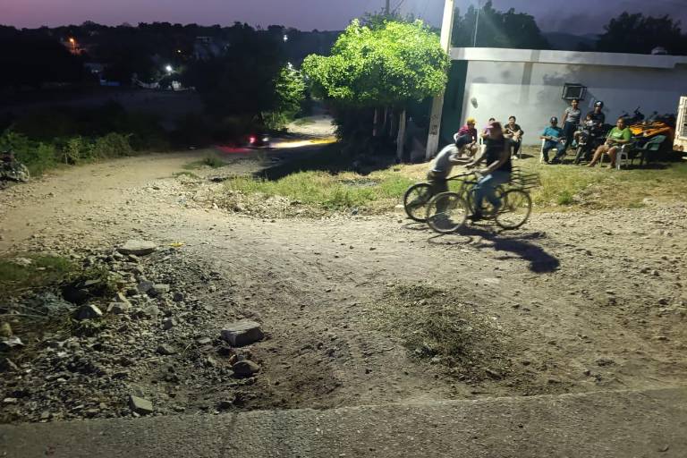 Mejorar calles y atender alumbrado, piden vecinos al Gobierno de Escuinapa