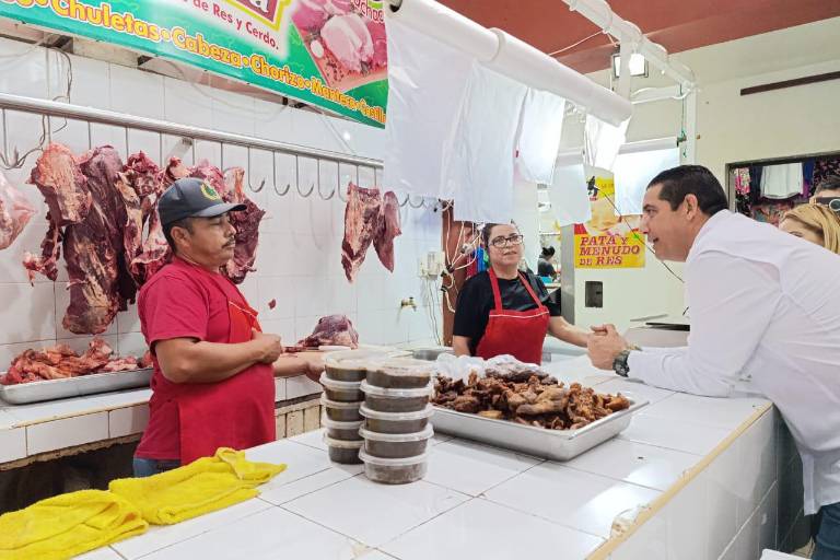 Promete Jesús Valdés Palazuelos gestionar recursos para obras en Escuinapa