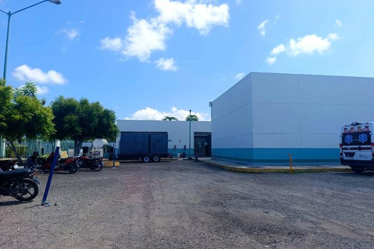 La atención médica en el Hospital IMSS Bienestar de Escuinapa opera normal tras falla eléctrica