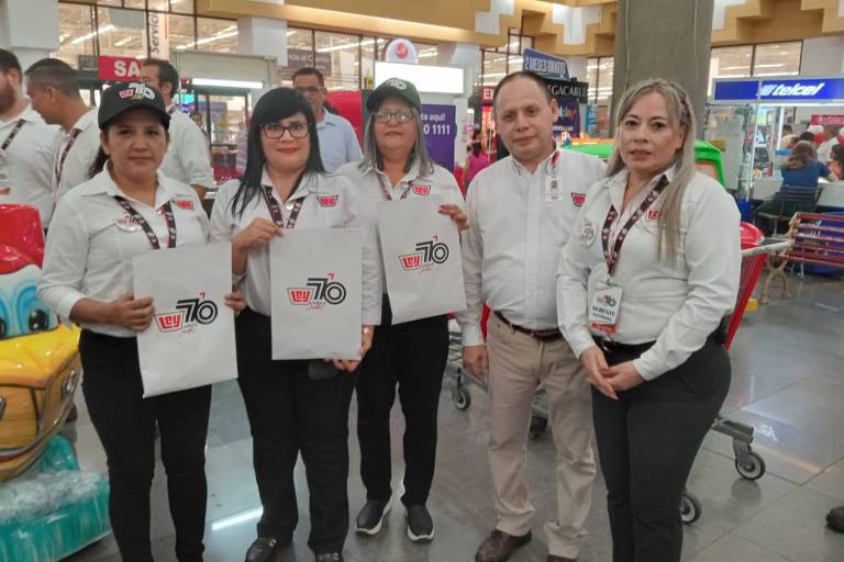 Con un gran pastel celebra Casa Ley su 70 aniversario