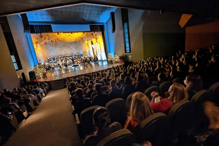 Viven culiacanenses la magia de la Navidad con música, canto y ballet