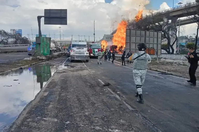 Suman 6 personas fallecidas por explosión de pipa en Puente de la Concordia; hay 21 en estado crítico