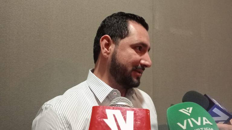 Ulises Piña García dice que es una oportunidad para los profesionales de la salud que no han conseguido trabajo.