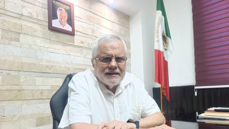 Alrededor de 50 elementos recibieron el ascenso en grados, informó el Alcalde Víctor Manuel Díaz Simental.