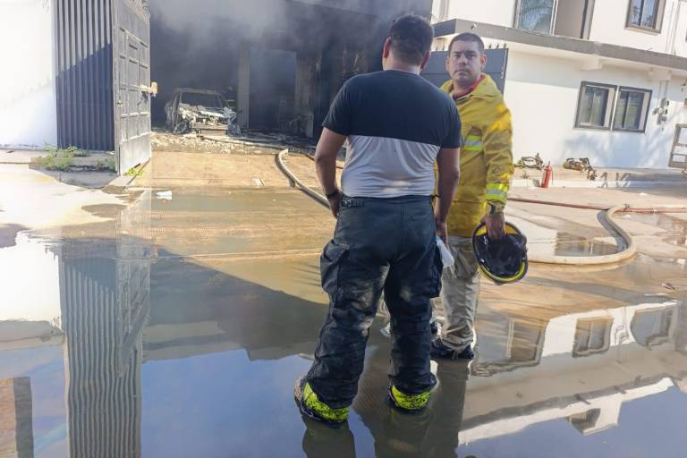 Se incendia bodega de telas y persianas en Escuinapa