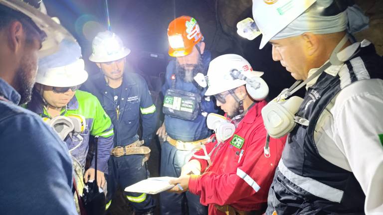 La comunidad minera y las autoridades mantienen la esperanza de dar con el paradero del trabajador.