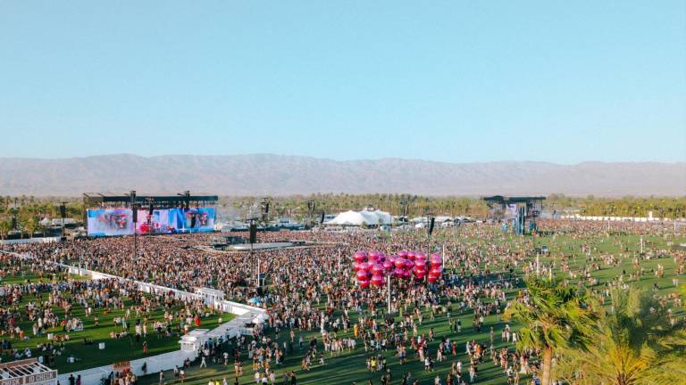 Impone Becky G el sabor latino en el Festival de Coachella 2023