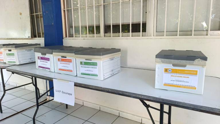 Inicio de la consulta en la Preparatoria Escuinapa de la UAS sobre la reingeniería financiera.