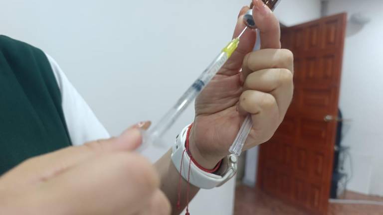 La Secretaría de Salud en Sinaloa llama a vacunarse durante la temporada invernal.