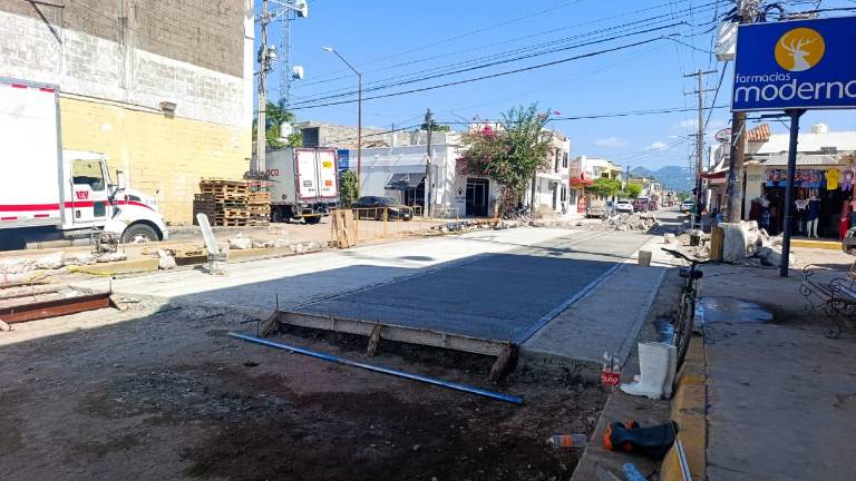 Los trabajos en la calle Francisco Pérez registran un 75 por ciento de avance, según el Ayuntamiento de Escuinapa.