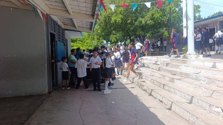 Hasta el momento no se han registrado problemas de salud entre los alumnos por el clima.