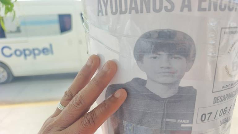 Madre busca a su hijo desaparecido desde hace 10 meses, con esperanza y dolor que no cesa.
