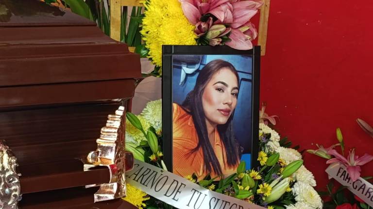 La colonia 10 de mayo se encuentra en silencio, despidiendo a los dos amigos,