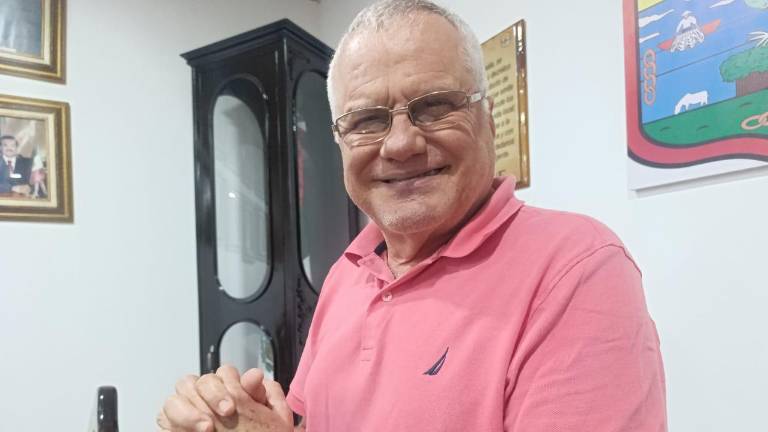 Víctor Manuel Díaz Simental, Alcalde de Escuinapa, afirma que no tiene información de detonación de explosivos.