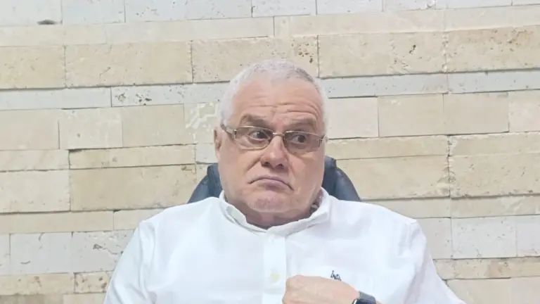 El Alcalde de Escuinapa Víctor Manuel Díaz Simental dice que participaría en las elecciones del próximo año solo si la 4T se lo pide.