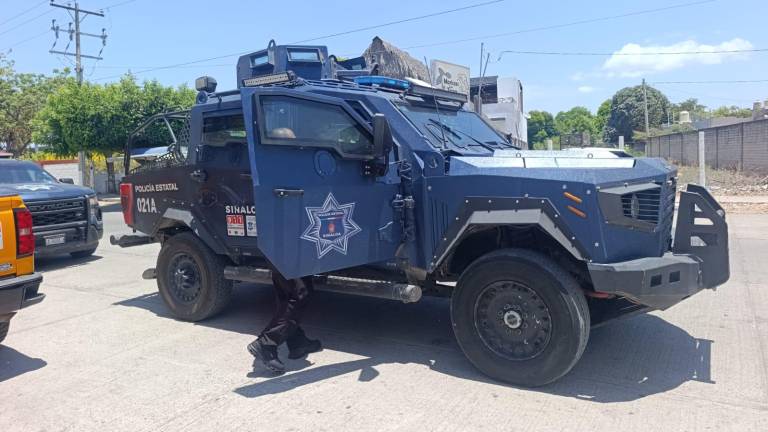 Policías estatales y elementos del Ejército fueron atacados con explosivos lanzados desde drones en Escuinapa.