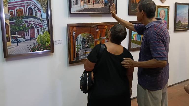 La exposición ofrece una diversa visión sobre la identidad, paisajes y memoria del puerto.