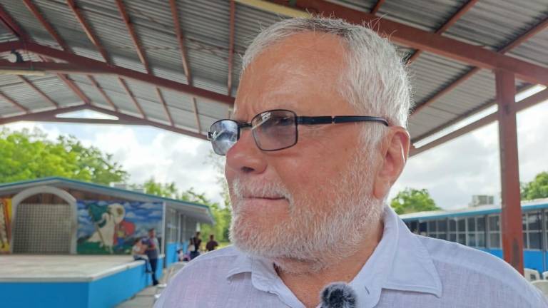 Díaz Simental no considera un problema que sus funcionarios tengan otros trabajos.