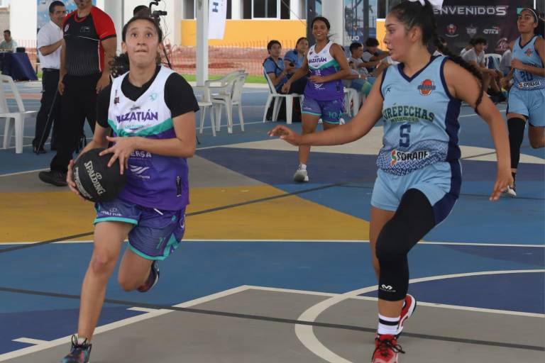 Las Plebes defienden el terreno en Nacional U18 de Academias