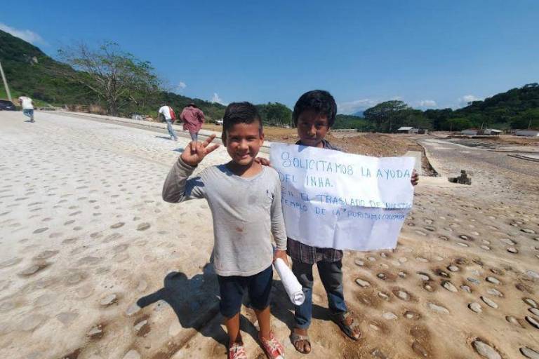 Los niños Lalo y Miguel tenían cosas que hablar con AMLO, y así lo hicieron en Sinaloa