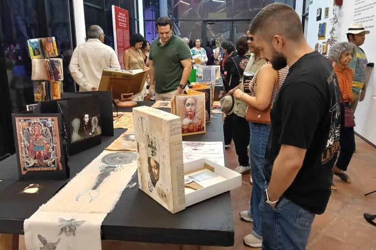 Transforman creadores sinaloenses el libro en arte