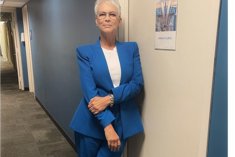 Acusa Jamie Lee Curtis a Kanye West de incitar a la violencia por palabras antisemitas