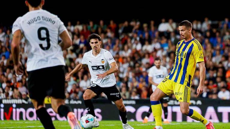 Real Oviedo logró una importante victoria en Mestalla.