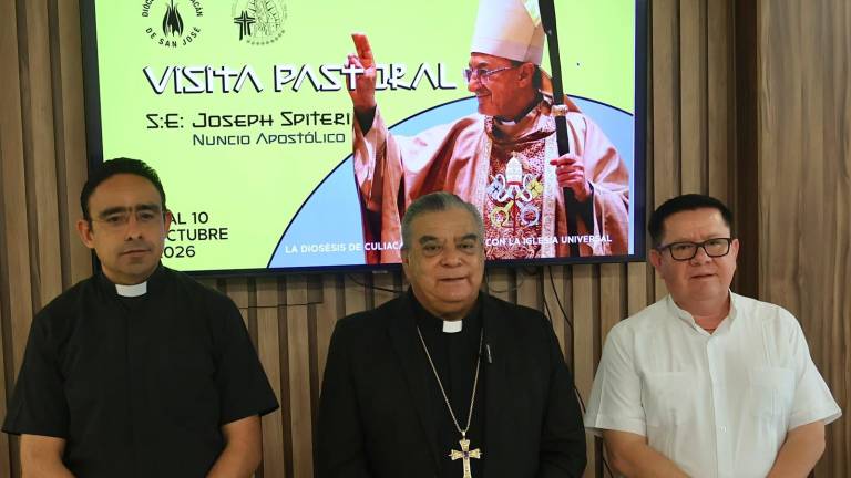 Ramón A. Ibarra, Monseñor Jesús José Herrera y el vocero de la Diócesis de Culiacán Saúl Norzagaray, comparten los detalles de la visita pastoral.
