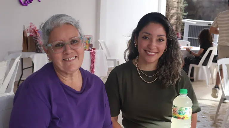 Con una piscinada celebra Victoria Ángel sus 12 años