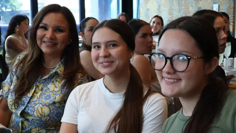 Disfrutan de una experiencia Flower-Bar en el Villa Unión