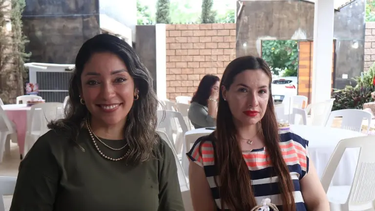 Con una piscinada celebra Victoria Ángel sus 12 años