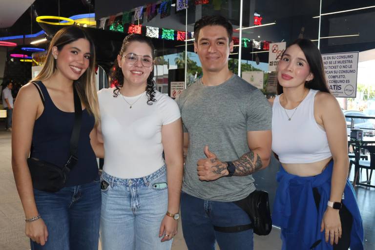 Dan Exatecs una una chuza por la educación