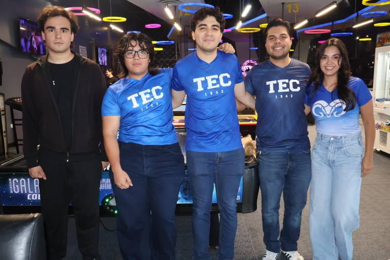 Dan Exatecs una una chuza por la educación