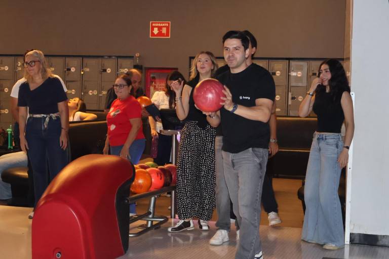 Dan Exatecs una una chuza por la educación