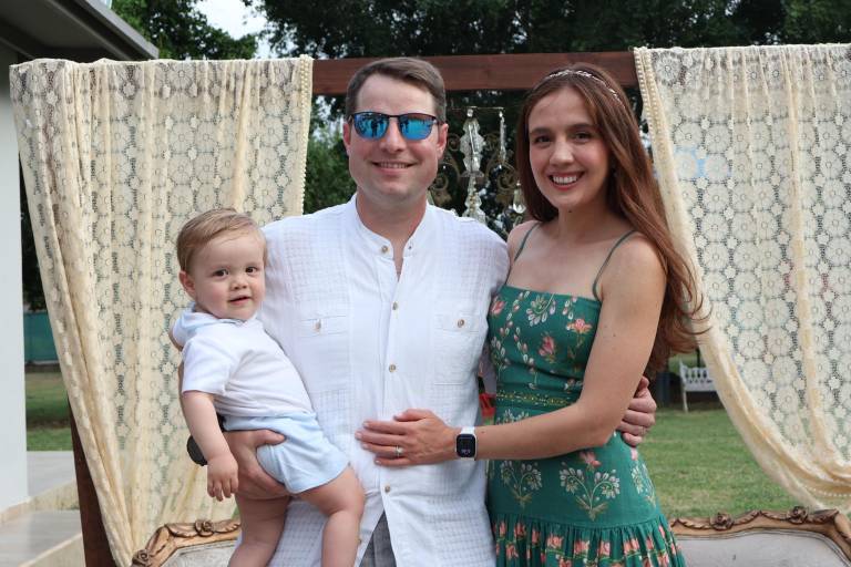 Brindan a Lilly Bojórquez un cumpleaños inolvidable