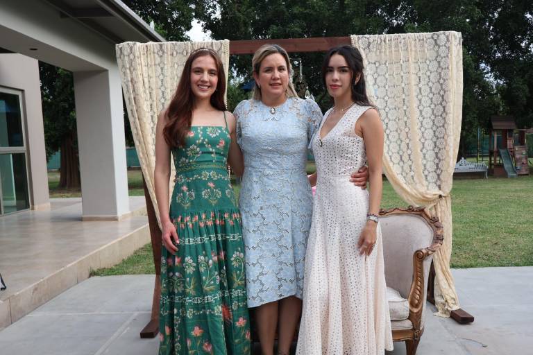 Brindan a Lilly Bojórquez un cumpleaños inolvidable